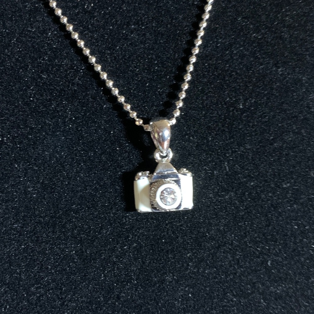 Camera pendant mini enamel w/CZ
